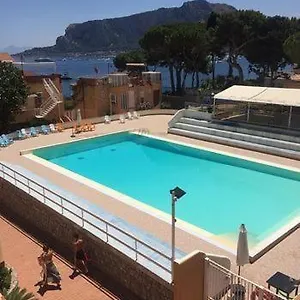 appartamento-ashur-mondello.sicilyhotelsitaly.net/
